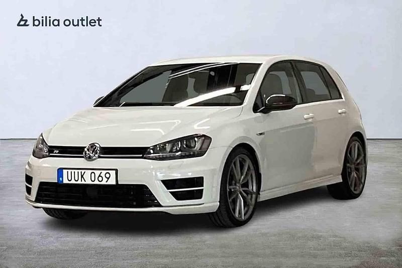 Vit Begagnad 2017 VW Golf VII R Halvkombi | 269 900 kr - Bild 1/1