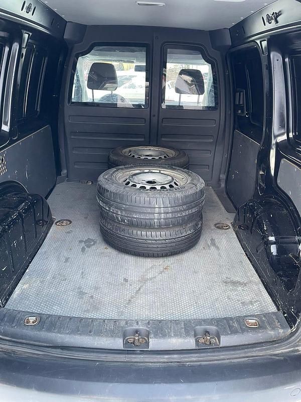 Begagnad VW Caddy 75 HK (55 kW) 2015 Minibuss