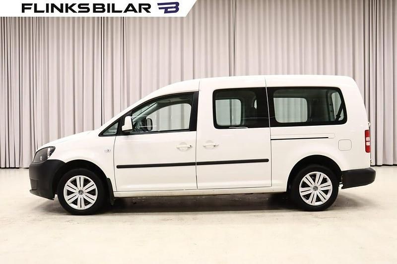 Vit Begagnad 2015 VW Caddy Maxi Life Life Minibuss | 99 900 kr - Bild 1/4