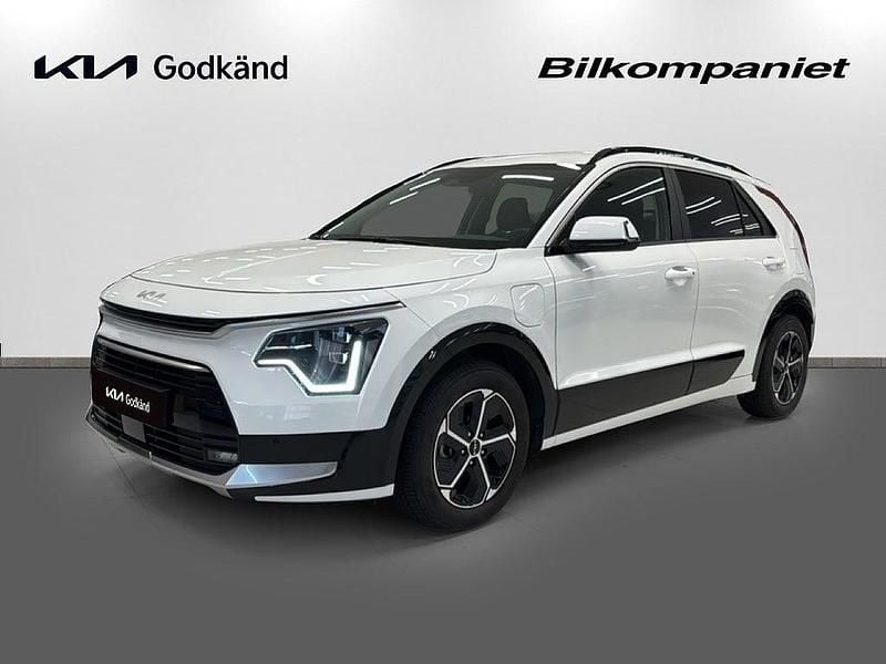 Vit Begagnad 2023 Kia Niro Advance SUV | 399 900 kr - Bild 1/4