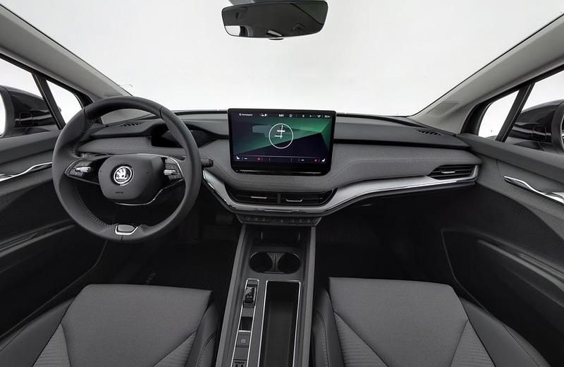 Begagnad Skoda Enyaq iV 150 kW (204 HK) 2023 Svart SUV