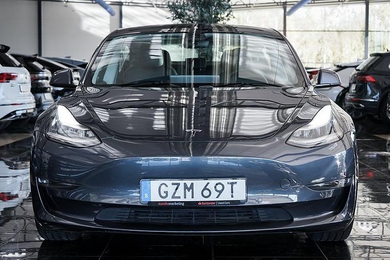 Begagnad Tesla Model 3 Long Range AWD 366 kW (498 HK) 2020 Grå Sedan