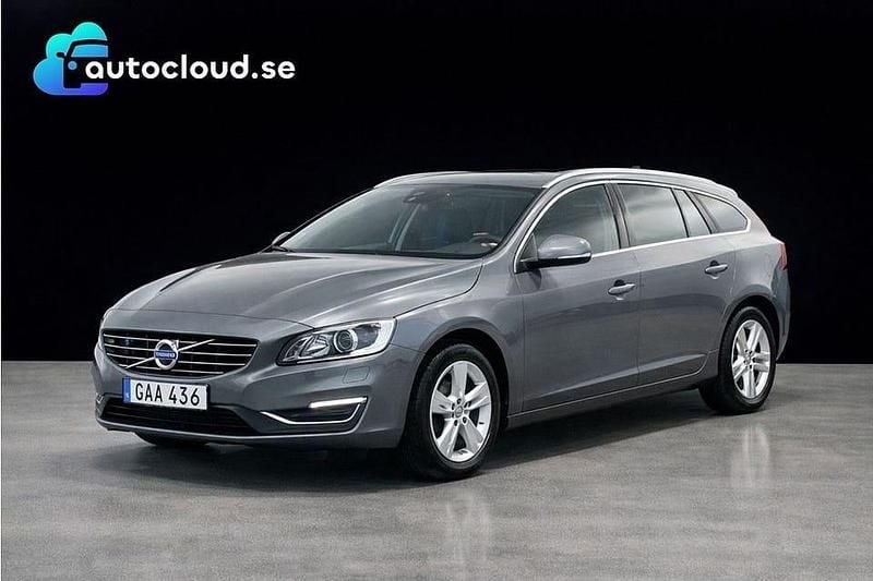Grå Begagnad 2018 Volvo V60 Momentum Kombi | 179 800 kr (Marknadspris) - Bild 1/2