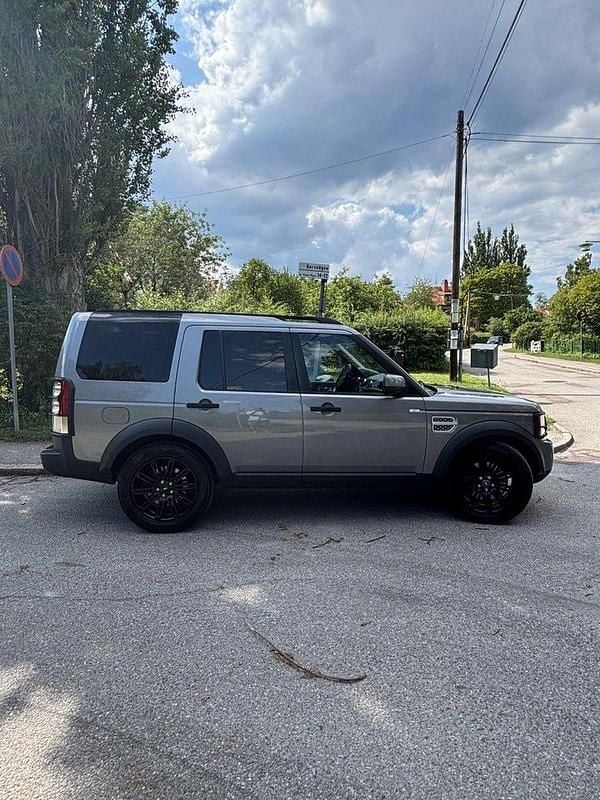 Grå Begagnad 2012 Land Rover Discovery 4 HSE SUV | 189 000 kr (Lite dyr) - Bild 1/4