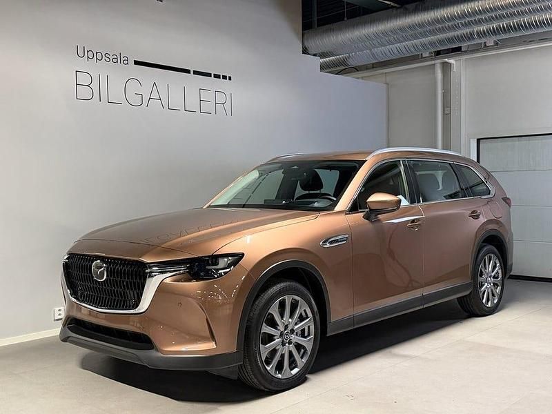 Brun Begagnad 2024 Mazda CX-80 Exclusive-Line SUV | 539 900 kr (Marknadspris) - Bild 1/4