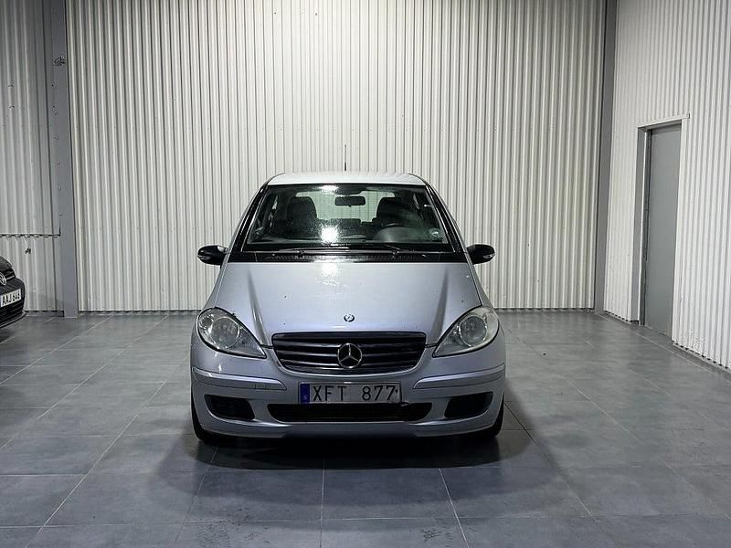 Begagnad Mercedes A170 Classic 116 HK (85 kW) 2005 Silver Halvkombi