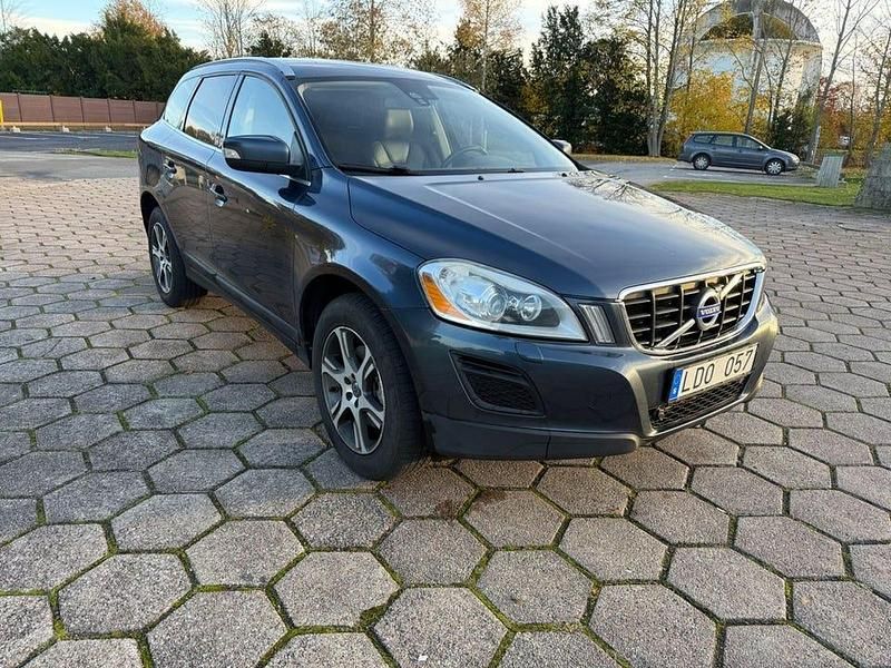 Begagnad Volvo XC60 Summum 205 HK (150 kW) 2010 Blå SUV