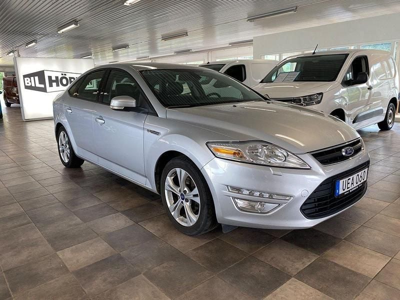 Grå Begagnad 2014 Ford Mondeo Sport Halvkombi | 96 000 kr (Marknadspris) - Bild 1/4