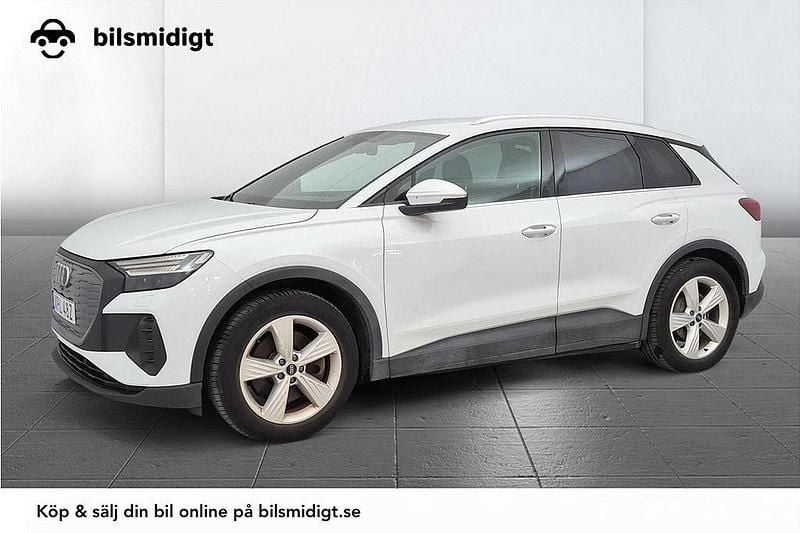 Vit Begagnad 2023 Audi Q4 e-tron Comfort SUV | 328 900 kr (Marknadspris) - Bild 1/3