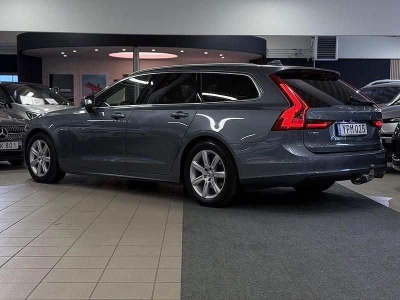 Begagnad Volvo V90 150 HK (110 kW) 2018 Grå Kombi