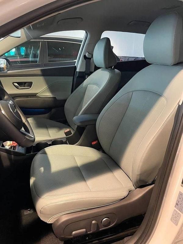 Begagnad Hyundai Kona Advanced 160 kW (218 HK) 2024 Vit SUV