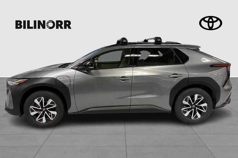 Begagnad Toyota bZ4X Executive 252 kW (343 HK) 2023 Silver SUV