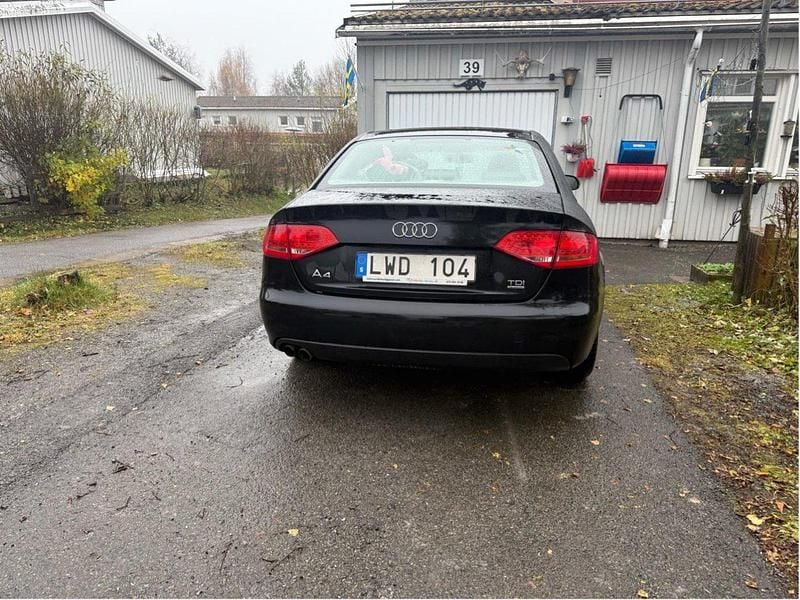Begagnad Audi A4 170 HK (125 kW) 2012 Svart Sedan