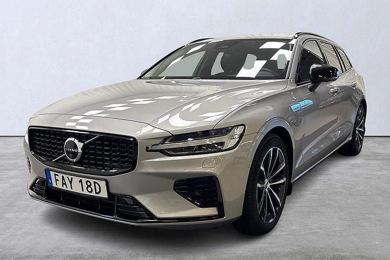 Silver Begagnad 2025 Volvo V60 Plus Kombi | 499 900 kr (Marknadspris) - Bild 1/4