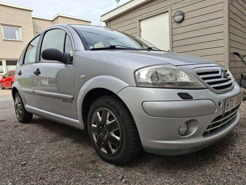 Silver Begagnad 2004 Citroën C3 Halvkombi | 19 500 kr (Marknadspris) - Bild 1/4