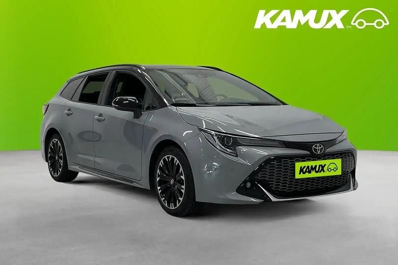 Silver/grå Begagnad 2022 Toyota Corolla Sport Kombi | 293 900 kr (Lite dyr) - Bild 1/3