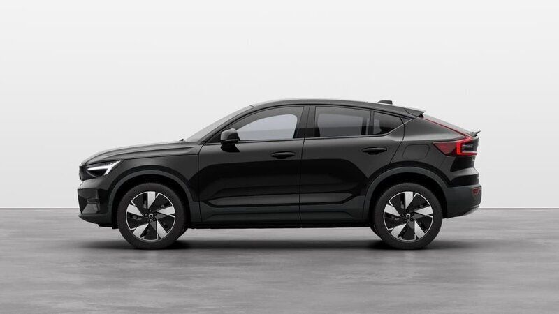Svart Ny 2024 Volvo C40 Core SUV | 499 900 kr (Marknadspris) - Bild 1/4