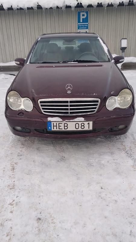 Begagnad Mercedes C180 143 HK (105 kW) 2007