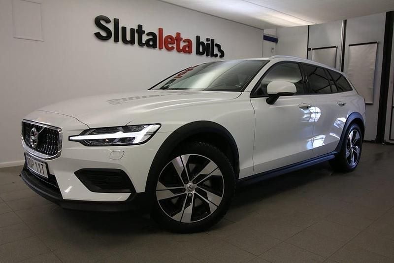 Vit Begagnad 2019 Volvo V60 CC Kombi | 269 900 kr (Lite dyr) - Bild 1/4