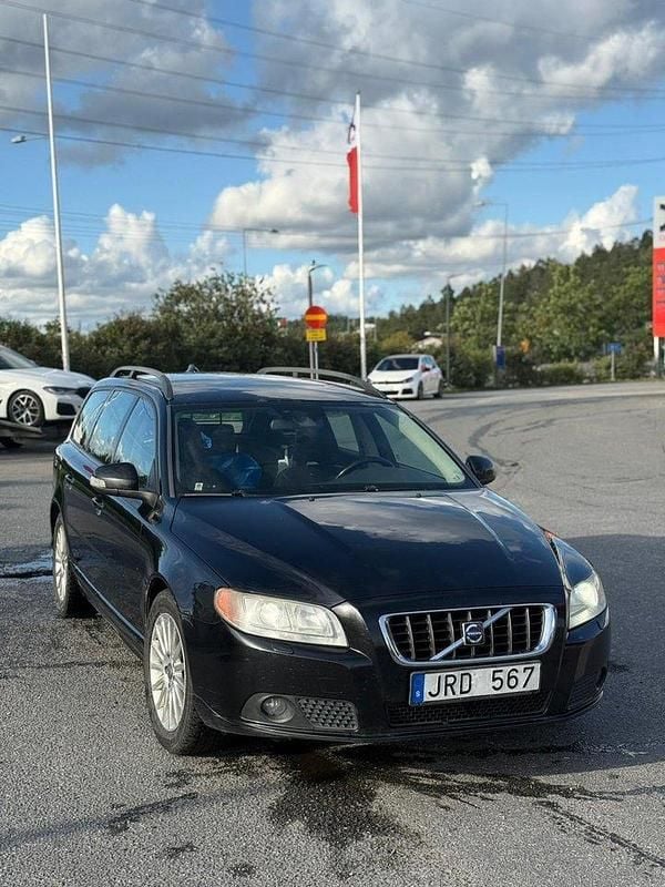 Svart Begagnad 2009 Volvo V70 Kombi | 35 000 kr (Marknadspris) - Bild 1/4