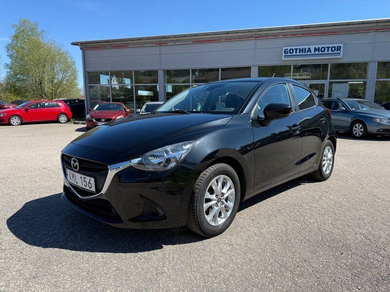 Svart Begagnad 2018 Mazda 2 Halvkombi | 62 900 kr - Bild 1/4