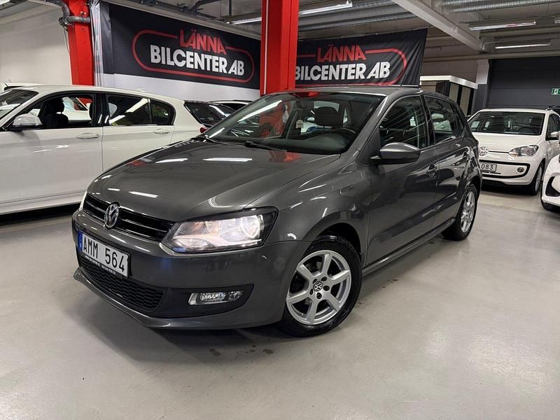 Gråmetallic Begagnad 2012 VW Polo Halvkombi | 89 000 kr (Marknadspris) - Bild 1/4