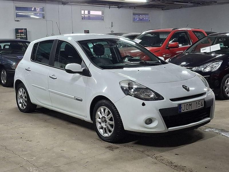Begagnad Renault Clio R.S. 75 HK (55 kW) 2010 Vit Halvkombi
