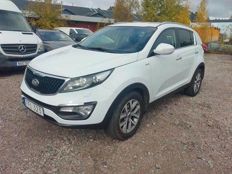 Vit Begagnad 2015 Kia Sportage Comfort SUV | 109 900 kr (Marknadspris) - Bild 1/4