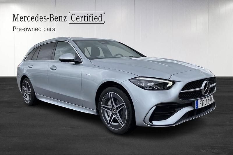 Begagnad 2025 Mercedes C300e Advanced Kombi | 599 900 kr (Marknadspris) - Bild 1/4