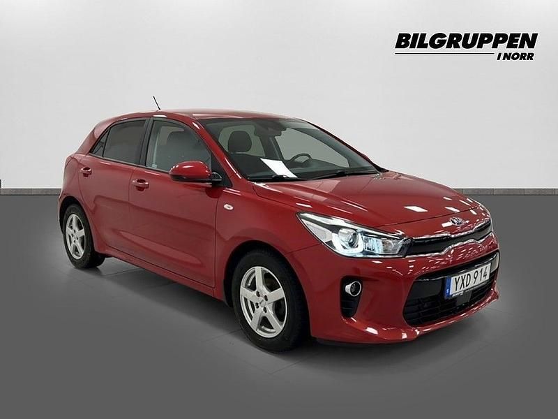 Begagnad Kia Rio Advance 84 HK (61 kW) 2018 Röd Halvkombi