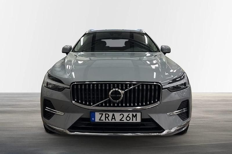 Begagnad Volvo XC60 Core 355 HK (261 kW) 2024 Grå SUV