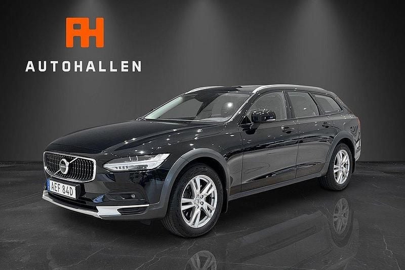 Svart Begagnad 2021 Volvo V90 CC Momentum Kombi | 289 000 kr (Bra pris) - Bild 1/4
