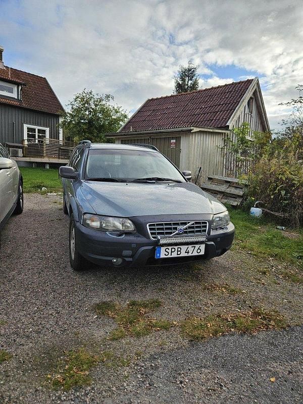 Grön Begagnad 2001 Volvo XC70 SUV | 40 000 kr (Bra pris) - Bild 1/4