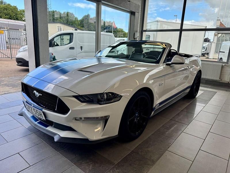 Vit Begagnad 2021 Ford Mustang GT Convertible Cab | 597 900 kr (Lite dyr) - Bild 1/4