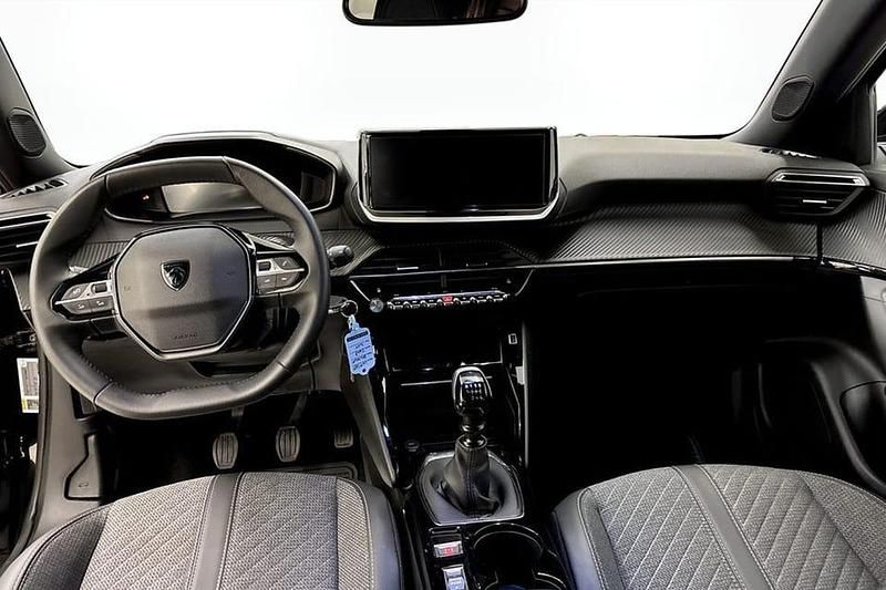 Begagnad Peugeot 2008 Allure 132 HK (97 kW) 2024 Svart SUV