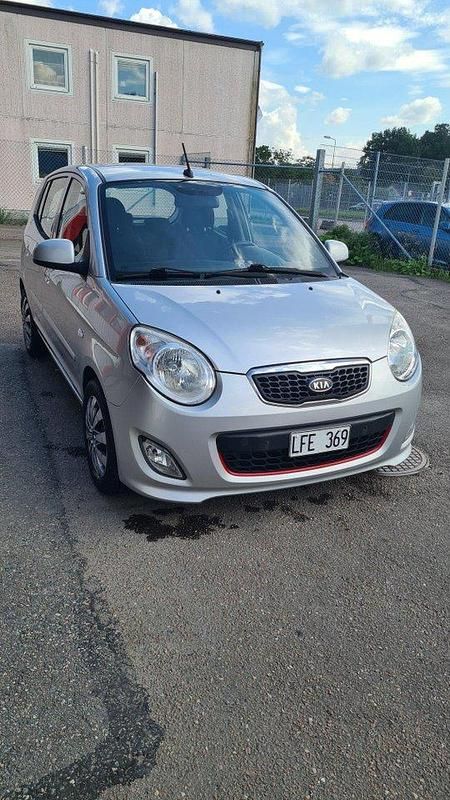 Silver Begagnad 2011 Kia Picanto EX Halvkombi | 48 000 kr (Lite dyr) - Bild 1/4