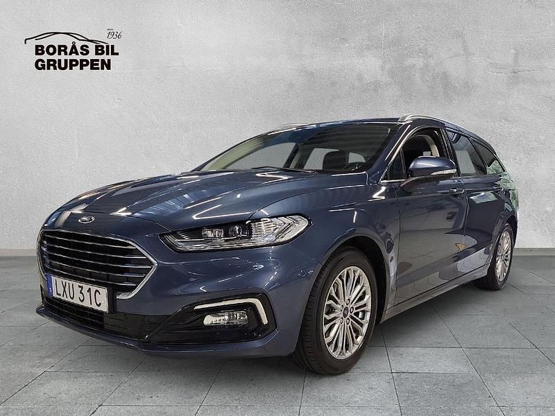 Blå Begagnad 2022 Ford Mondeo Titanium Kombi | 249 000 kr (Marknadspris) - Bild 1/4