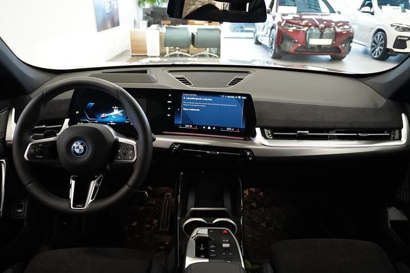 Begagnad BMW iX1 Comfort Edition 230 kW (313 HK) 2026 Grå SUV