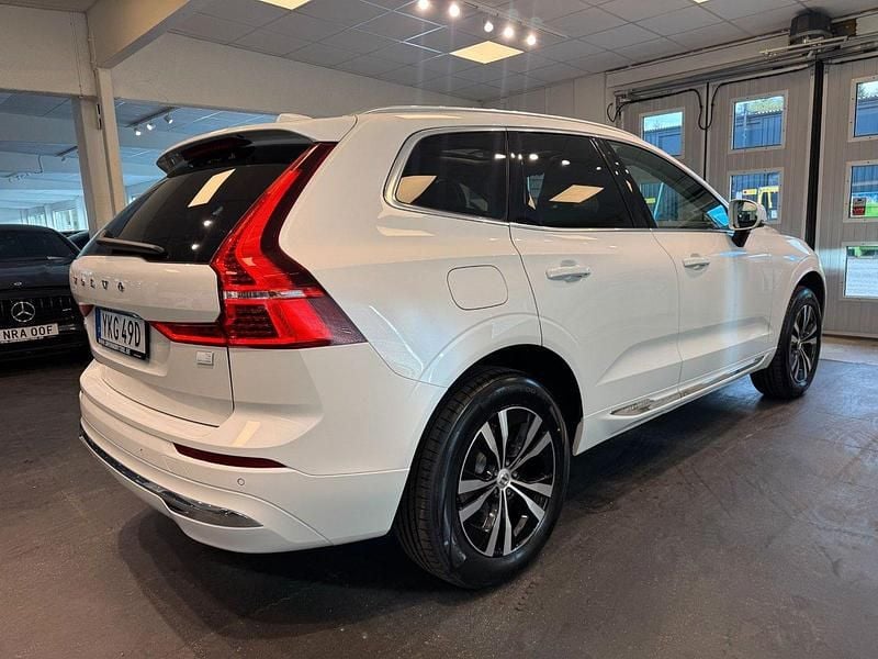 Begagnad Volvo XC60 Core 349 HK (256 kW) 2022 Vit SUV