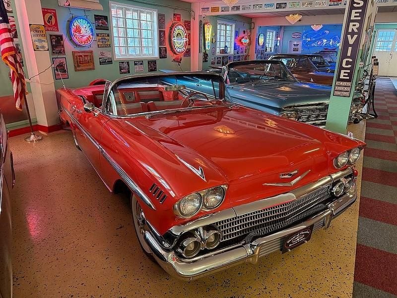 Begagnad Chevrolet Impala cabriolet 280 HK (205 kW) 1958 Röd Cab