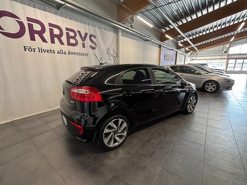 Begagnad Kia Rio 2015 Svart