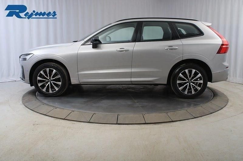 Begagnad Volvo XC60 Plus 250 HK (183 kW) 2022 Silver dawn metallic SUV