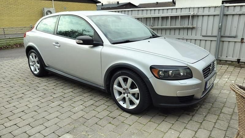 Begagnad 2008 Volvo C30 Halvkombi | 30 000 kr (Marknadspris) - Bild 1/4