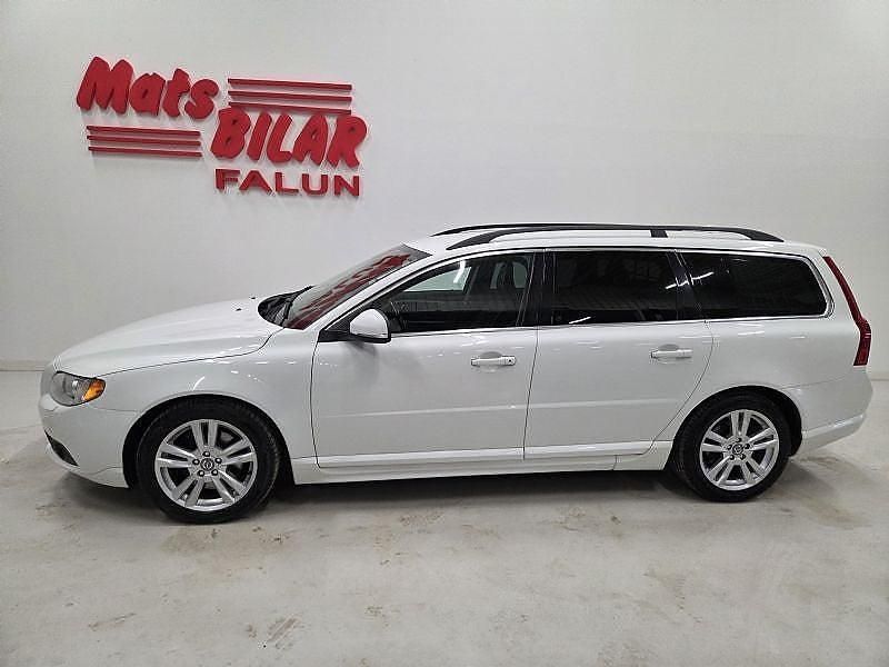 Vit Begagnad 2012 Volvo V70 Momentum Kombi | 139 900 kr (Dyr) - Bild 1/4