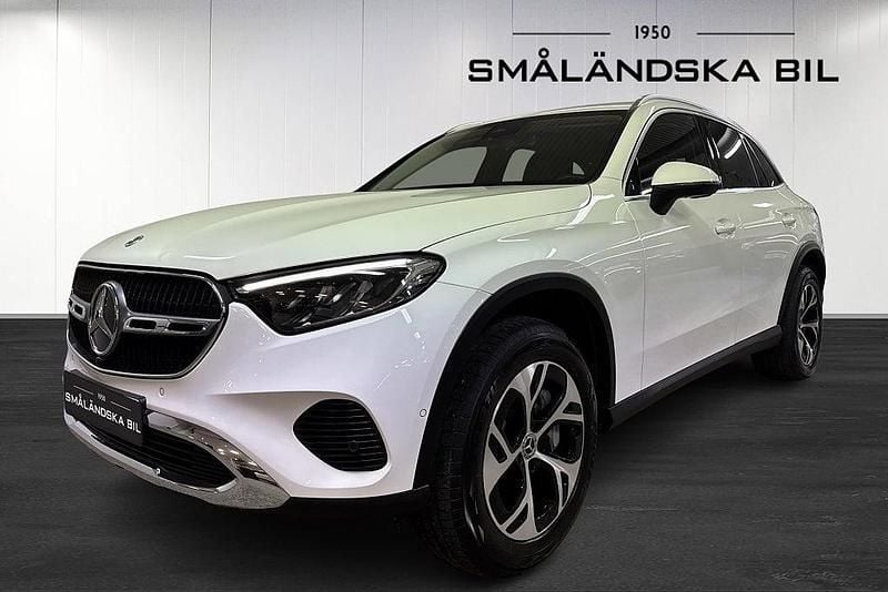 Vit Begagnad 2023 Mercedes GLC300e SUV | 519 000 kr (Dyr) - Bild 1/4