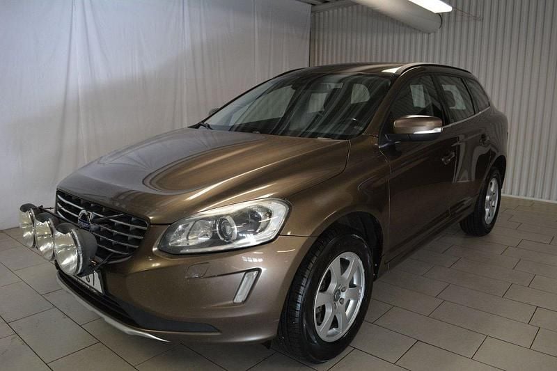Brun Begagnad 2014 Volvo XC60 Momentum SUV | 104 000 kr (Marknadspris) - Bild 1/3