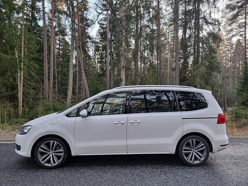 Begagnad VW Sharan GT 170 HK (125 kW) 2012 Vit Minibuss