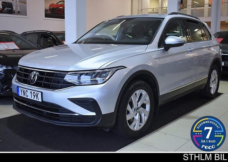 Silver Begagnad 2020 VW Tiguan SUV | 269 000 kr (Bra pris) - Bild 1/4