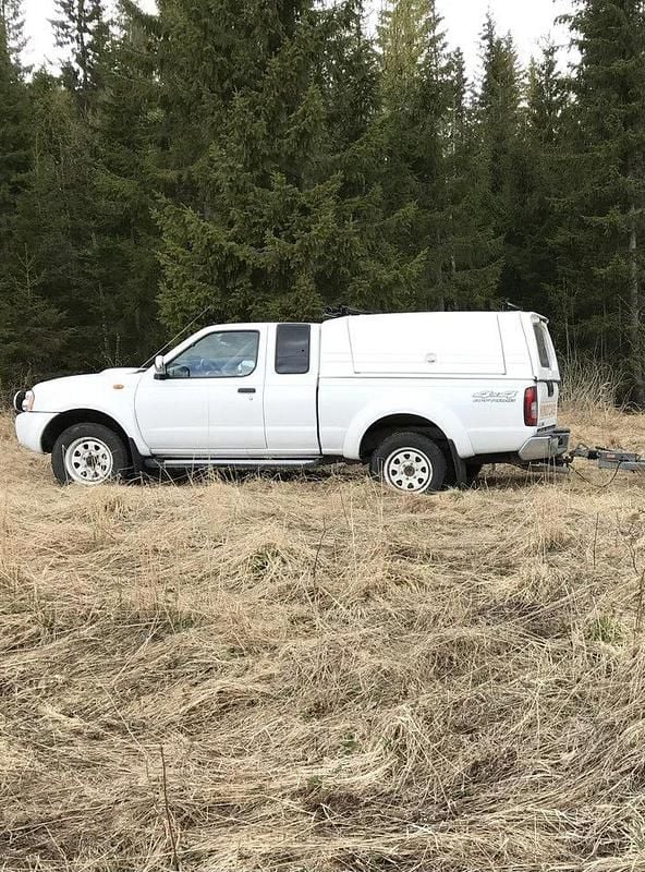Begagnad 2010 Nissan Navara Pickup | 35 000 kr - Bild 1/1