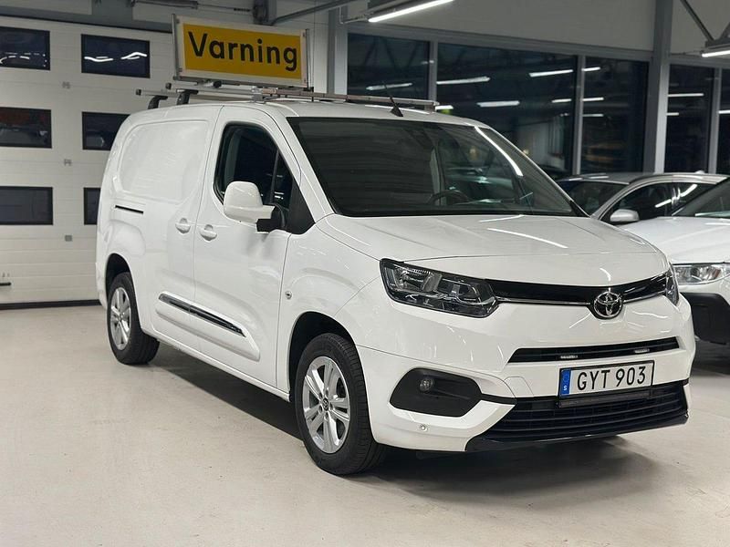Vit Begagnad 2020 Toyota Proace City Van | 229 900 kr (Dyr) - Bild 1/4